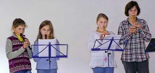Die Blockfltengruppe unterhielt die S... klassischen Liedern und einer Polka.   | Foto: Rittner