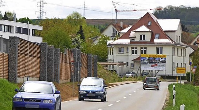 In Verlngerung der Lrmschutzwand zur...11; und nun auch zustzlich Wohnungen.  | Foto: MAIER