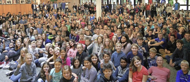 Vollversammlung der Realschule: alle etwa 480 Schler und Lehrer in der Aula  | Foto: ZVG