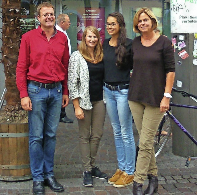 Gemeinsamer Kinobesuch (von links): Th...ser, Lorena Deimel und Petra Schwarz.   | Foto: Annia Horst