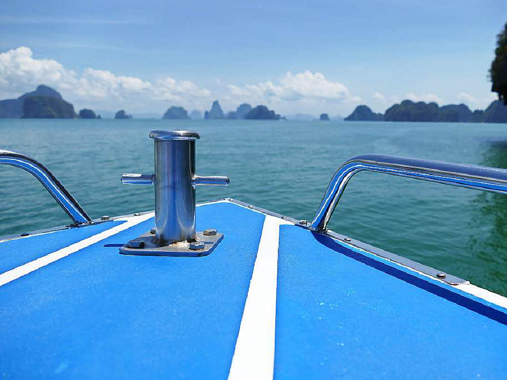 Mit dem Speedboat in der Phang-Nga-Bucht