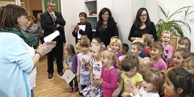 Das Kenzinger  Kinderhaus ist komplett...rinnen, Stadtverwaltung und Architekt.  | Foto: Ilona Hge