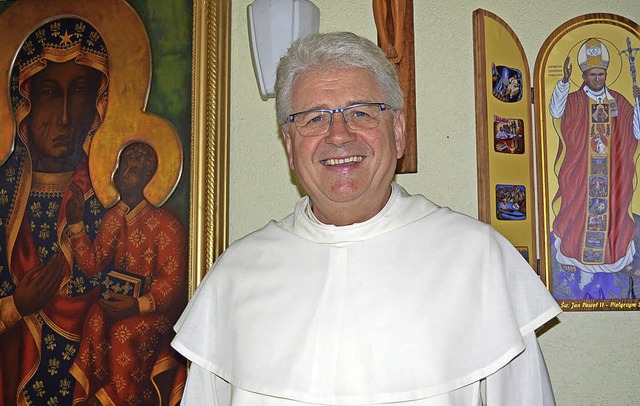 Diese Bilder im Stegener Pfarrhaus bed...en polnischen Papst Johannes Paul II.   | Foto: Gerhard Lck