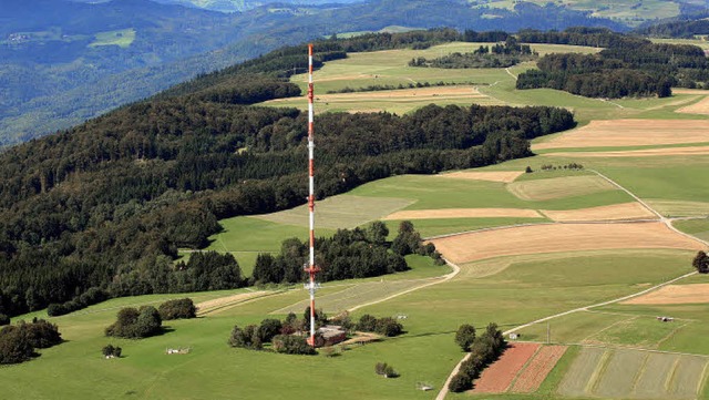 Das Gebiet Schellenberg an der Hangkan...ieger des nahen Flugplatzes in Htten.  | Foto: Archivfoto: Erich Meyer