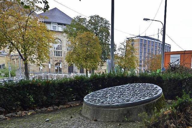 Grobaustelle zieht Gedenktafel an Alter Synagoge in Mitleidenschaft