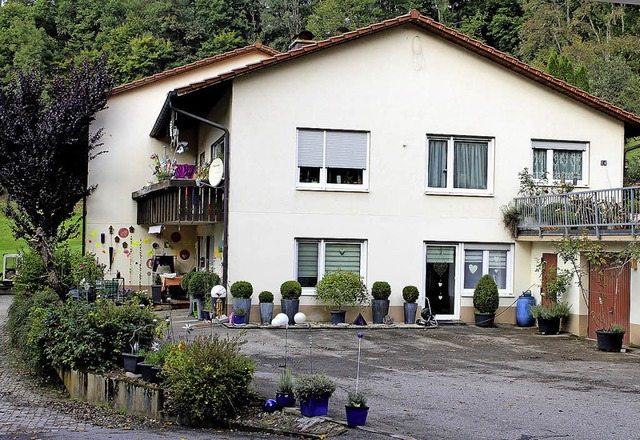 Das alte Schulhaus  Langensee erhlt  einen Kanalanschluss.  | Foto: h. fabry