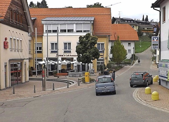 Ein Nadelhr im Rickenbacher Ortskern....eder gefhrliche Situationen mit sich.  | Foto: ZVG