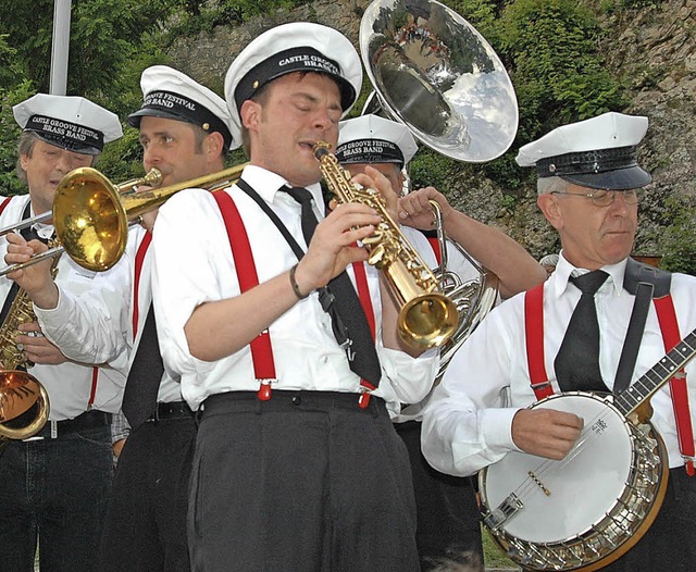 Die Castle Groove Festival Marching Band tritt zweimal auf.  | Foto: Ruda