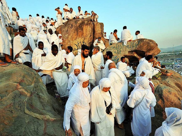 Die Pilgerfahrt nach Mekka (Hadsch) is...lime einer der Hhepunkte ihres Lebens  | Foto: dpa