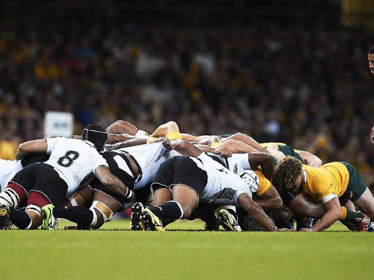 Typisches Element eines Rugby-Spiels: ein Gedrnge zwischen Australien und den Fiji-Inseln