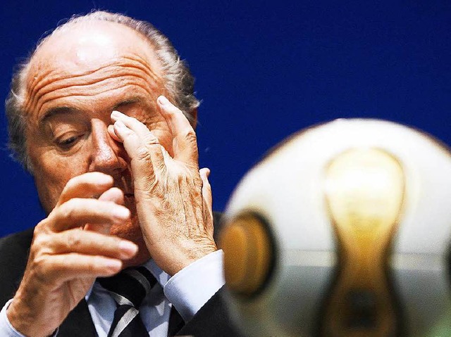 Die Zeit von Joseph Blatter als Chef der Fifa scheint abzulaufen.  | Foto: dpa