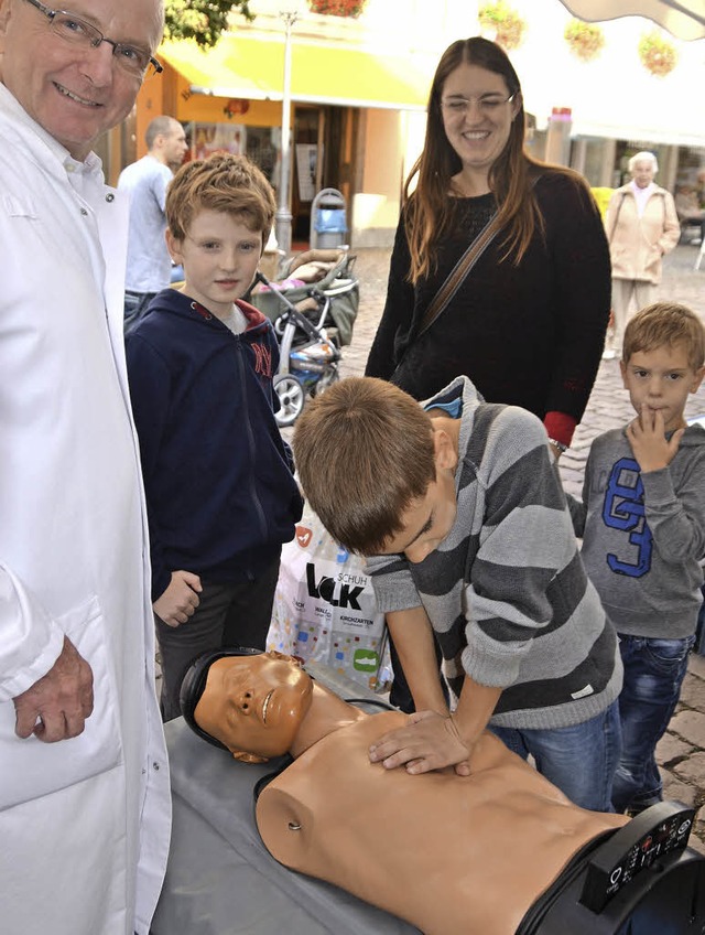 Die kleinen Besucher, die dank Tipps v...rber eine Bescheinigung ausgestellt.   | Foto: Fotos: Karin Heiss