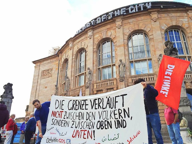Die Kundgebung fand vor dem Freiburger Theater, im Herz der Stadt, statt.  | Foto: sh