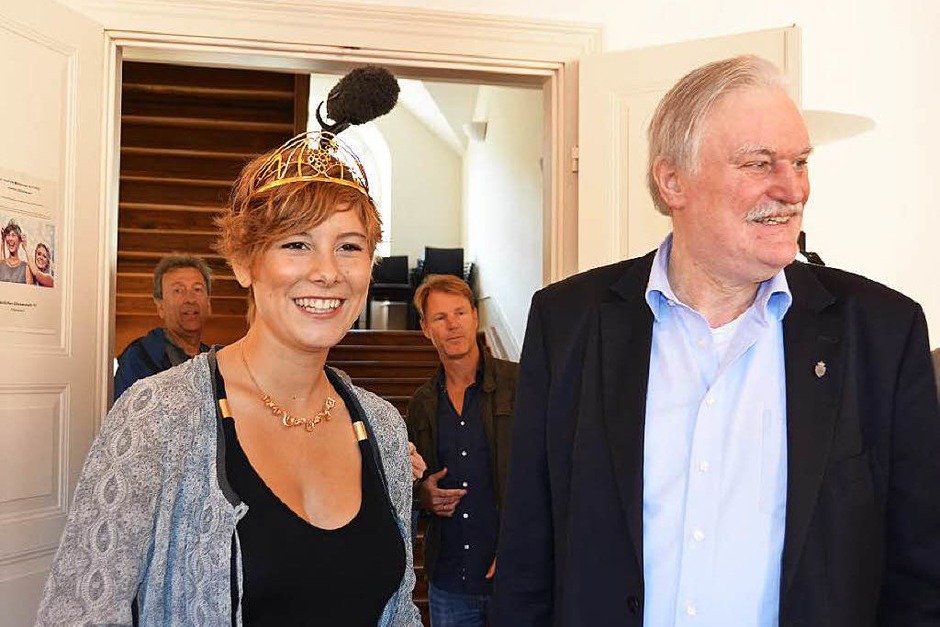 Großes Willkommen für die 67. Deutsche Weinkönigin Josefine Schlumberger<?ZP?> (Foto: sigrid umiger) Großes Willkommen für die 67. Deutsche Weinkönigin Josefine Schlumberger<?ZP?> (Foto: sigrid umiger)