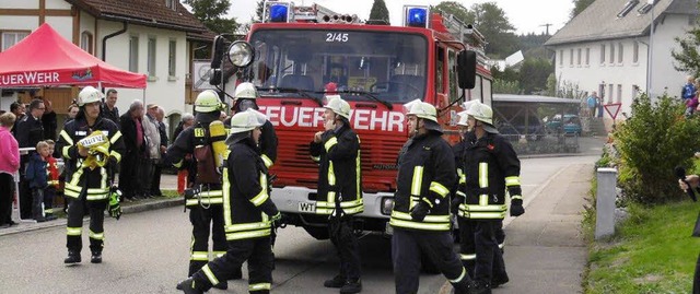 Bereits vier Minuten nach Alarmierung ...euge das Anwesen in der Rotzlerstrae.  | Foto: Lichetzki