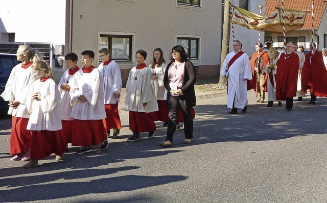 Mit einem Gottesdienst und anschlieen...r Kirchenpatron St. Michael gefeiert.   | Foto: Christine Weirich