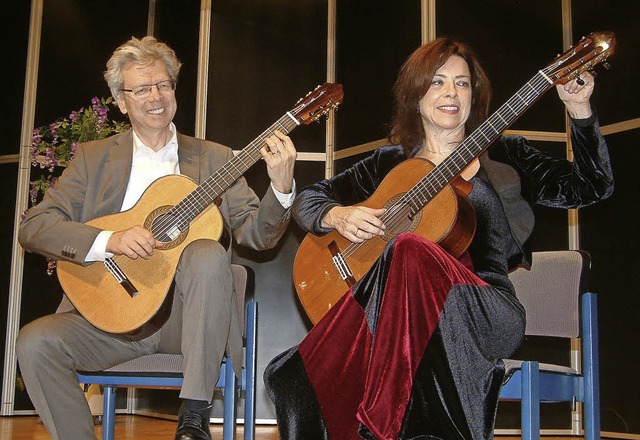 Gitarrenkunst vom Feinsten zelebrierte...Amadeus Guitar Duo in der Stadthalle.   | Foto: Roswitha Frey