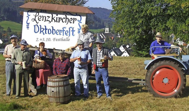 Vereine, Betriebe  und Firmen helfen beim Oktoberfest mit.   | Foto: Schilling