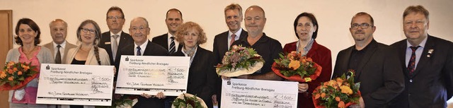 Spenden erhielten das Theater Waldkirc... und die Alt-OB Eisele und Leibinger.   | Foto: Timm