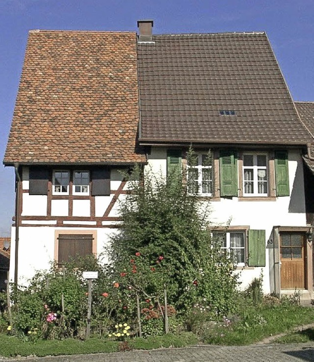 Die Dorfstube tlingen (links) und das...tsmuseum Weil haben Grund zum Feiern.   | Foto: Lauber/zvg