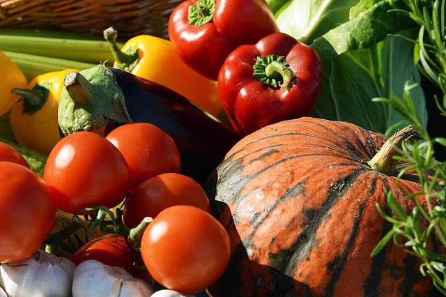 Tomaten, Auberginen, Paprika &amp; Co:...as Gemse, ob es verzehrt werden will?  | Foto: dpa/BZ