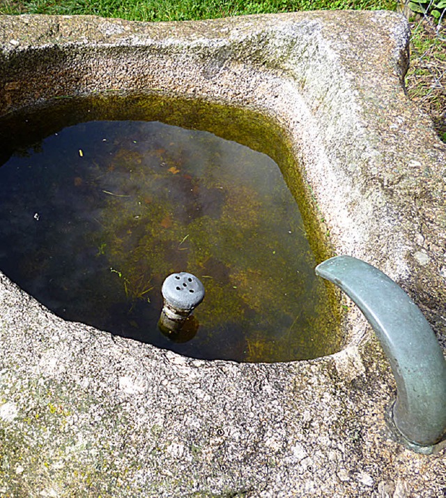 Wo fliet das Wasser in diesen Stein.  | Foto: Thomas Mutter