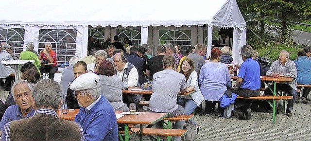 Gut besucht war der Frhschoppen des Anglervereins Zell.   | Foto: Privat