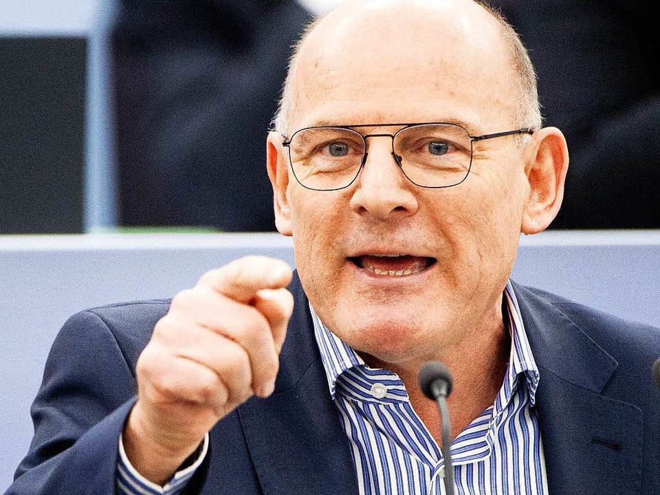 Kein Autobauer soll sich auf die Emiss...nnen fordert Verkehrsminister Hermann.  | Foto: dpa