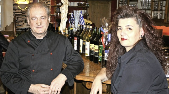 Vasileios Dimitrakis und Ehefrau Theod...griechisches Spezialittenrestaurant.   | Foto: Werner Schnabl