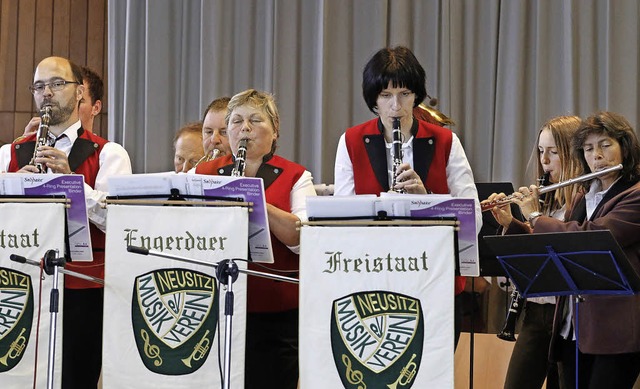 Engerdaer Musiker aus Neusitz spielen in Kuhbach auf.   | Foto: Heidi Fssel