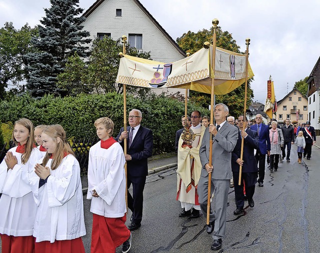Zu Ehren des Kirchenpatrons, des heili...esdienst  und Prozession  gefeiert.     | Foto: L. Schilling