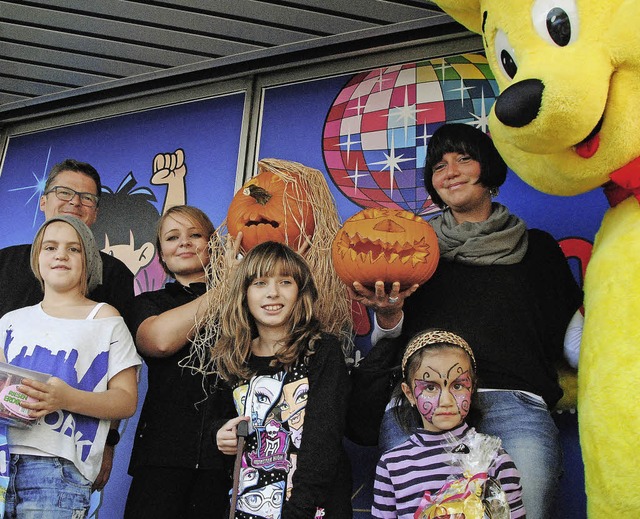 Sie waren die Gewinner des Krbisschnitzens.  | Foto: Norbert Sedlak