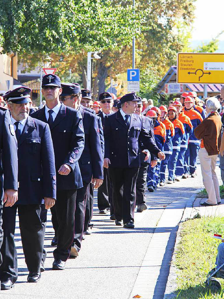 Feuerwehr gestern und heute: Der Festumzug in Bad Krozingen bot einen bunten und beeindruckenden Einblick.