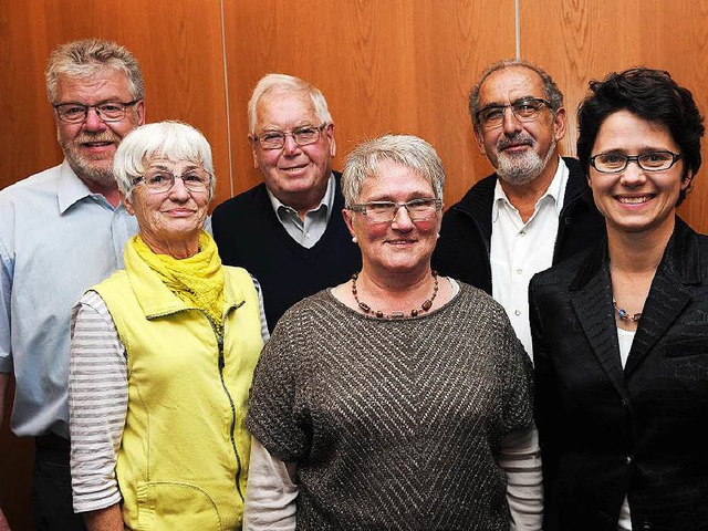Josef Schwrer (v. links) ehrte Hannel...r Schfer, Marion Gentges gratulierte.  | Foto: Bettina Schaller
