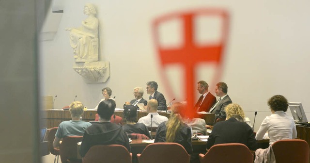In der Gemeinderatssitzung gab Freibur...zu 100 neue Stellen geschaffen werden.  | Foto: Ingo Schneider