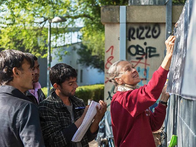 Deutschstunde von Anneli Petrak bei &#8222;Schule am Zaun&#8220;  | Foto: Patrick Seeger