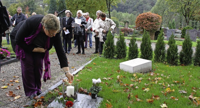 Im Oktober 2014 entzndet  Gemeinderef...ksttte eine Kerze fr Sternenkinder.   | Foto: Archivfotos: Jrn Kerckhoff