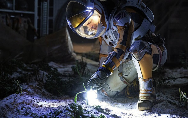 Einsam auf dem Mars: Matt Damon als Mark Watney   | Foto: Fox (dpa)