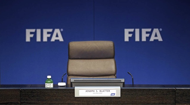 Bleibt Joseph Blatters Sitz bei der Fifa knftig leer?  | Foto: dpa