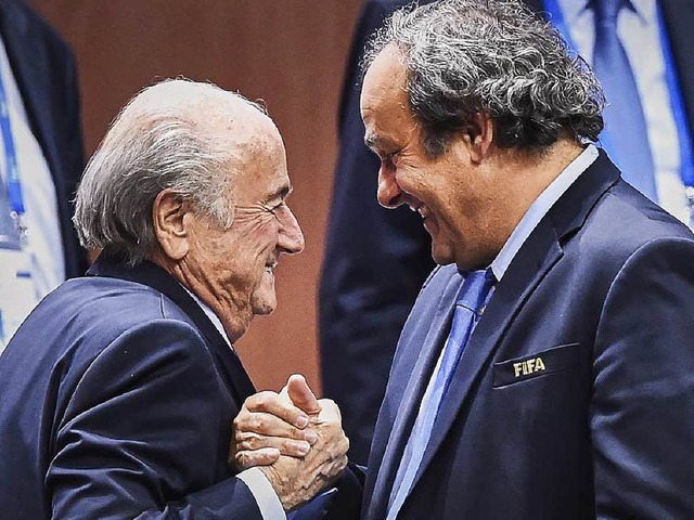 Mnnerfreundschaft? Blatter und Platini.  | Foto: AFP
