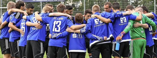 Ein Bild des Zusammenhalts. Woran fehl...er Landesliga-Mannschaft des SC Lahr?   | Foto:  Alexandra Buss