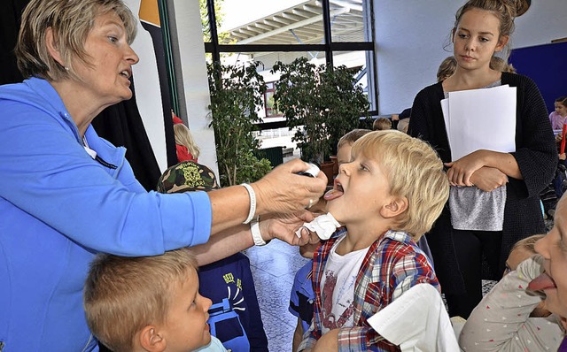 Bei den Tagen zur Zahngesundheit am Sc...Fachfrauen, wie Zhne gesund bleiben.   | Foto: Schulzentrum