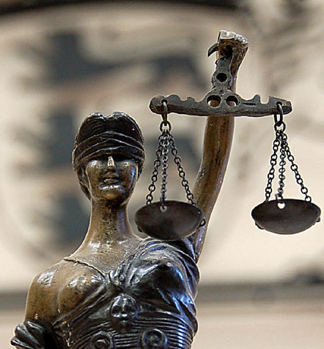 Justitia spricht Recht:  Ein Reitstall...Beleidigung und Ntigung  verurteilt.   | Foto: h
