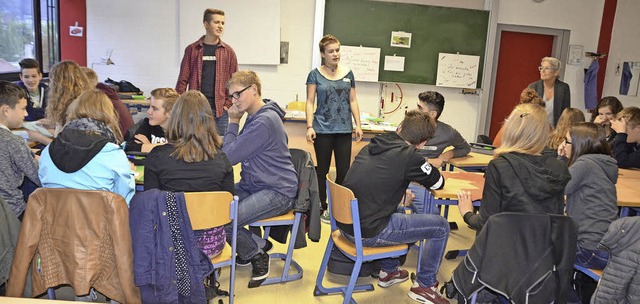 Mobil im Tal: Paulos Wacker und Charlo... zehnten Klasse der Realschule Elzach   | Foto: Bernd Fackler