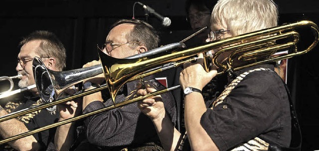 Graue Haare sind keine Bedingung mehr:...orest Tigers sind eine vitale Bigband.  | Foto: Sylvia-Karina Jahn