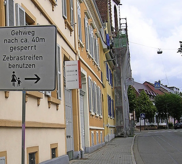 Schild, Baustelle, Zebrastreifen &#8211; in dieser Reihenfolge.  | Foto: Jahn