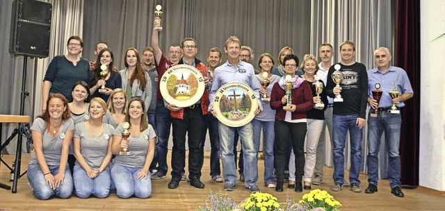 So sehen Sieger aus: Die besten Schtz...nsschieen 2015 hatten was zu feiern.   | Foto: Bernd Fackler