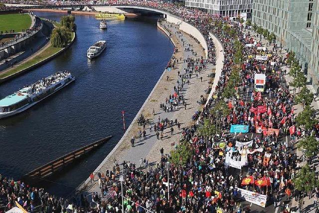 Fotos: Mindestens 150.000 Menschen protestieren in Berlin gegen TTIP