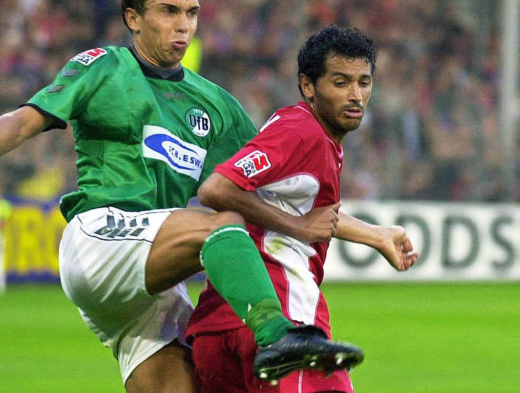 „Ramdane, oho“: Der Franzose Abder Ramdane (rechts) gehrte zwischen 1999 und 2005 zu den Publikumsfavoriten im Dreisamstadion. Weniger bekannt drfte sein, dass der Franzose seit 2014 als Co-Trainer des FC St. Pauli fungiert. Sein Schwiegervater war mal Ewald Lienen.