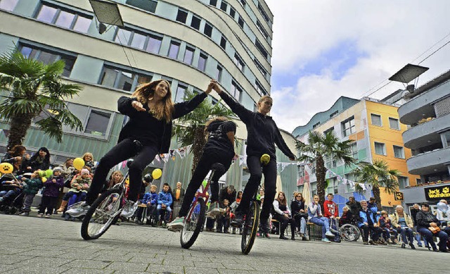 Kindergeburtstag auf dem Chesterplatz ...Zirkus Papperlapapp aus Bad Sckingen   | Foto: Barbara Ruda